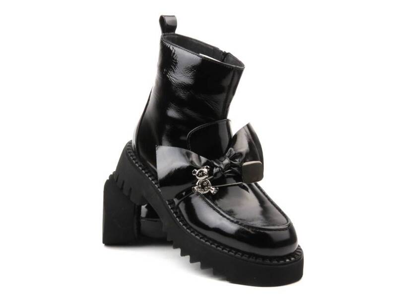 Dámské kožené kotníkové boty se zdobením šperků - VENEZIA 040541 R060, černá