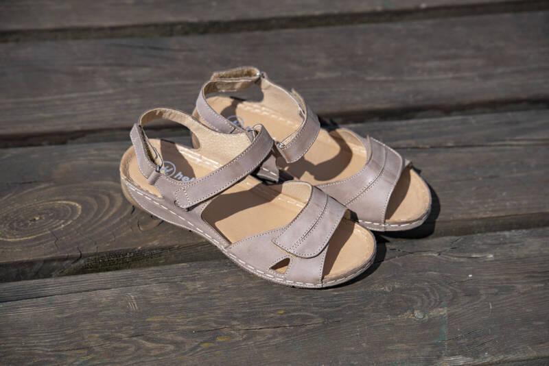 Pohodlné dámské kožené sandály - HELIOS Komfort 106, béžová
