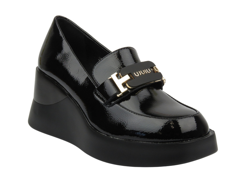 Elegantní dámské mokasíny Vinceza 58337, černé lakované