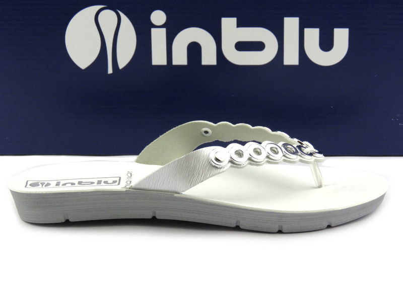 Dámské žabky s kovovými ozdobami - Inblu ME-44, bílé