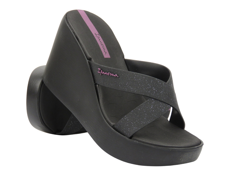 Gumové dámské pantofle na klínku - IPANEMA 83646, černé