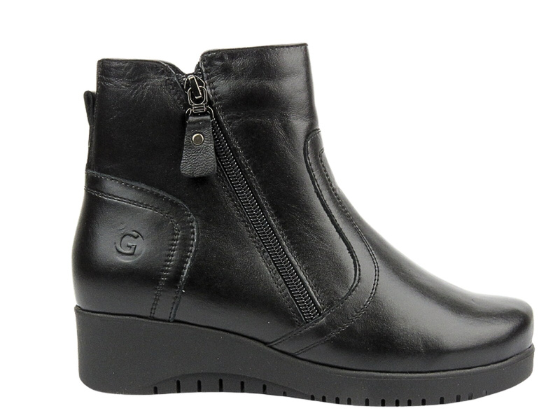 Pohodlné, kožené dámské kotníkové boty s jemným klínkem - Galant 729, černé