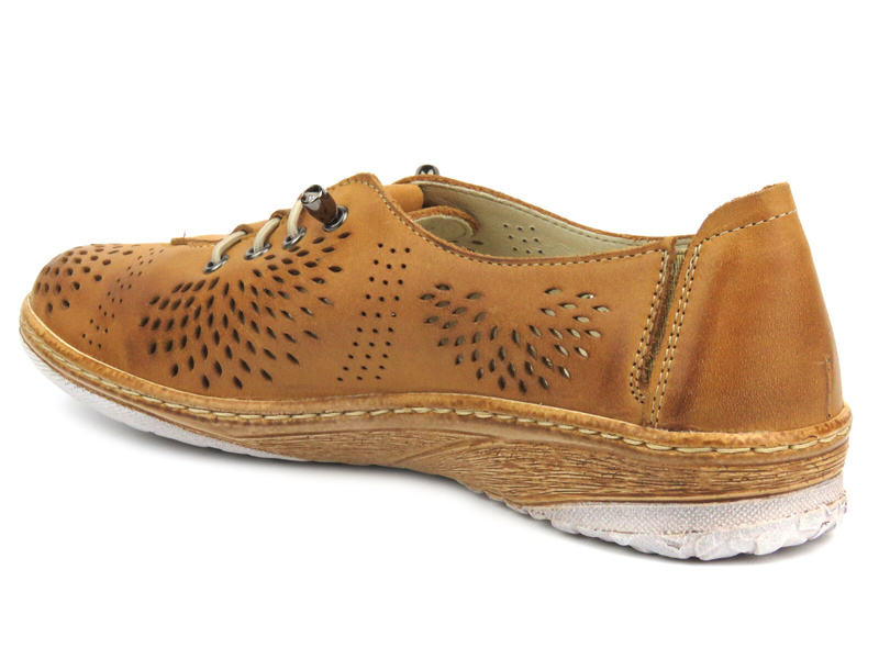 Dámské kožené boty s prolamovaným svrškem - Wasak 0626, hnědá