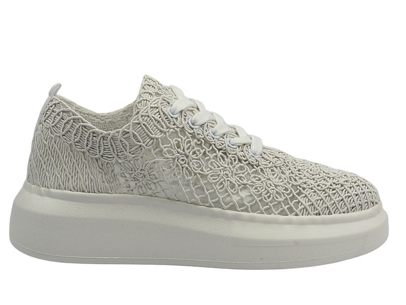 Dámské sportovní boty s krajkovým svrškem bílé Vinceza 17371