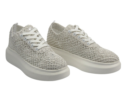 Dámské sportovní boty s krajkovým svrškem bílé Vinceza 17371