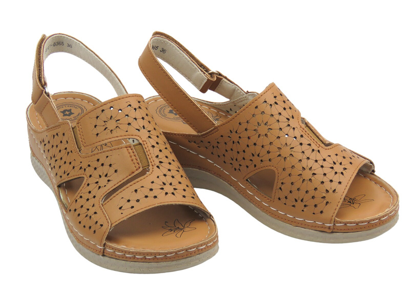 Dámské sandály Evento 25SD17-8365 hnědé na suchý zip