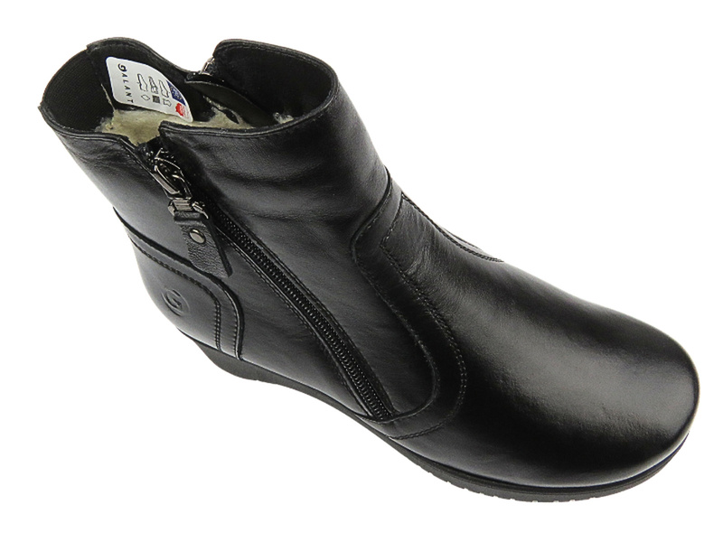 Pohodlné, kožené dámské kotníkové boty s jemným klínkem - Galant 729, černé