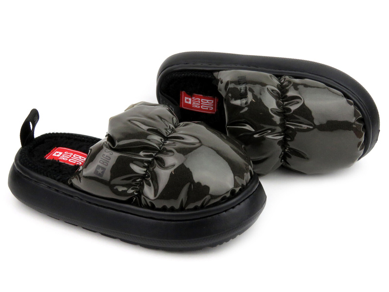 Měkké dámské pantofle se silnou podrážkou - Big Star MM274130, černé