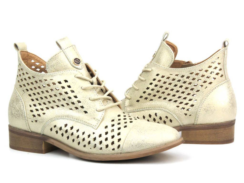 Prolamované kotníkové boty na plochém podpatku - Potocki 24-12091, zlaté