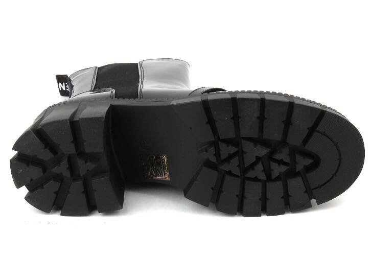 Zateplené dámské kotníkové boty - Potocki 22-18067, černé