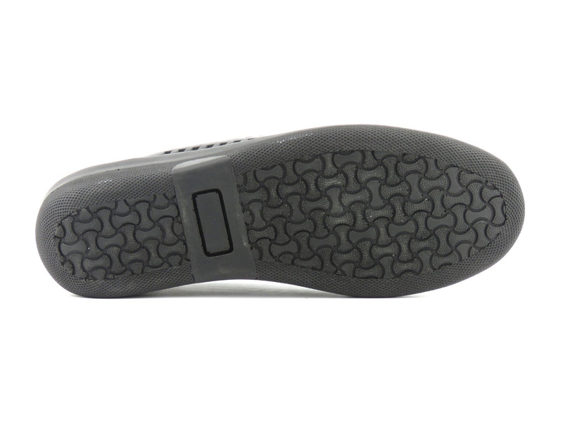 Pohodlná prolamovaná dámská obuv - COMFORTABEL 940823, černá