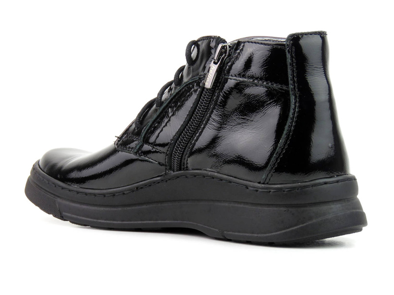 Lehká pohodlná lakovaná kotníková obuv pro ženy - HELIOS Komfort 612S, černá