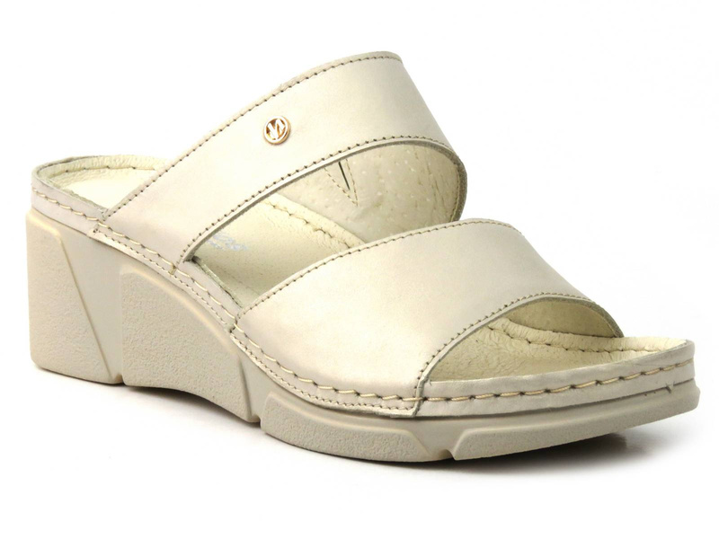 Dámské kožené sandály na klínku - HELIOS Komfort 119, zlaté