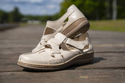 Dámské jarní kožené polobotky - Helios Comfort 423, ecru