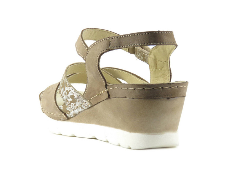 Pohodlné dámské sandály na klínku - HELIOS 263, béžová