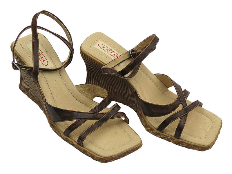 Dámské hnědé sandály na klínku FAMAX 271