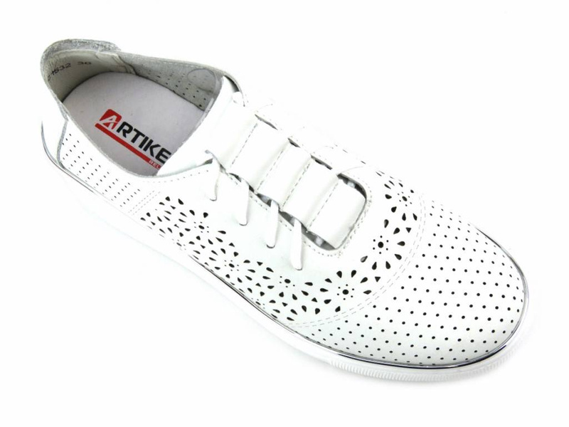 Dámské prolamované boty na klínku - Artiker 48C1532, bílé