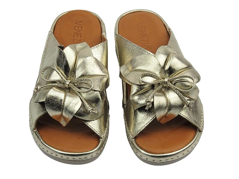 Jednobarevné dámské pantofle na silné podrážce zlaté VENEZIA 140LEGOOBK034