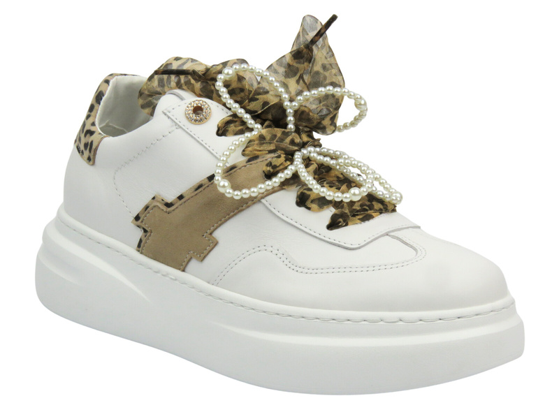 Sportovní dámské boty na platformě – CheBello 4713, bílé s panterkovým vzorem, kožené