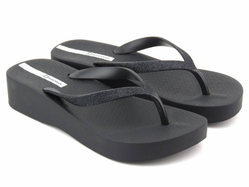 Dámské žabky na platformě - Ipanema 83386, černé se třpytkami