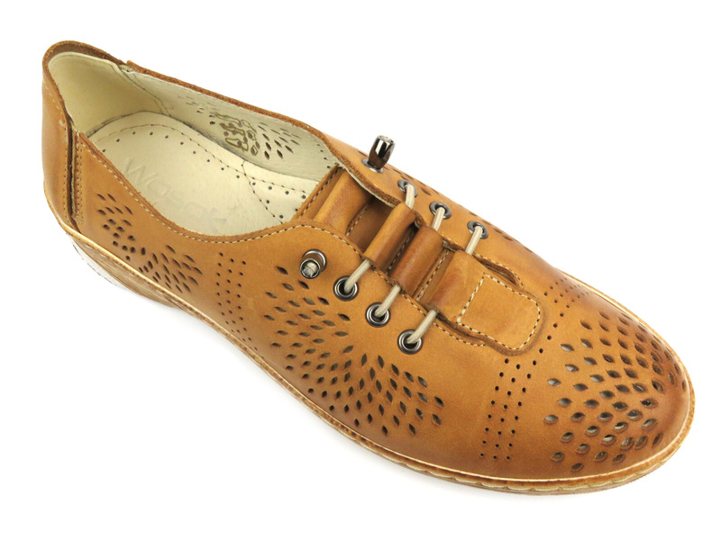 Dámské kožené boty s prolamovaným svrškem - Wasak 0626, hnědá