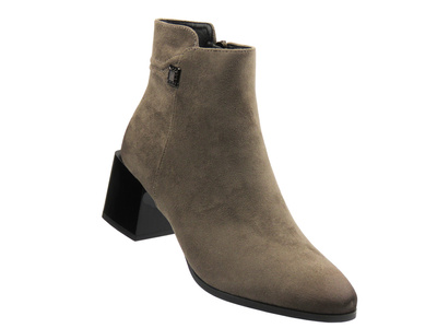 Prolamované kotníkové boty na jemném podpatku - Potocki 24-12356, černé