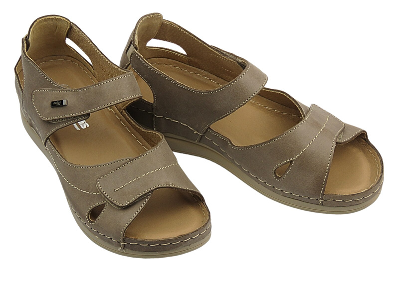 Kožené dámské sandály na klínku HELIOS Komfort 139, béžové