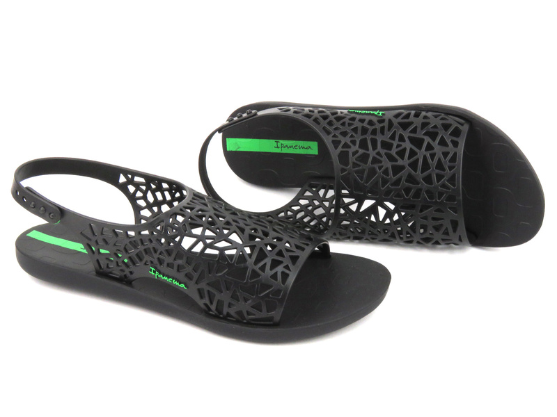 Dámské sandály s prolamovaným svrškem - IPANEMA 26679, černé