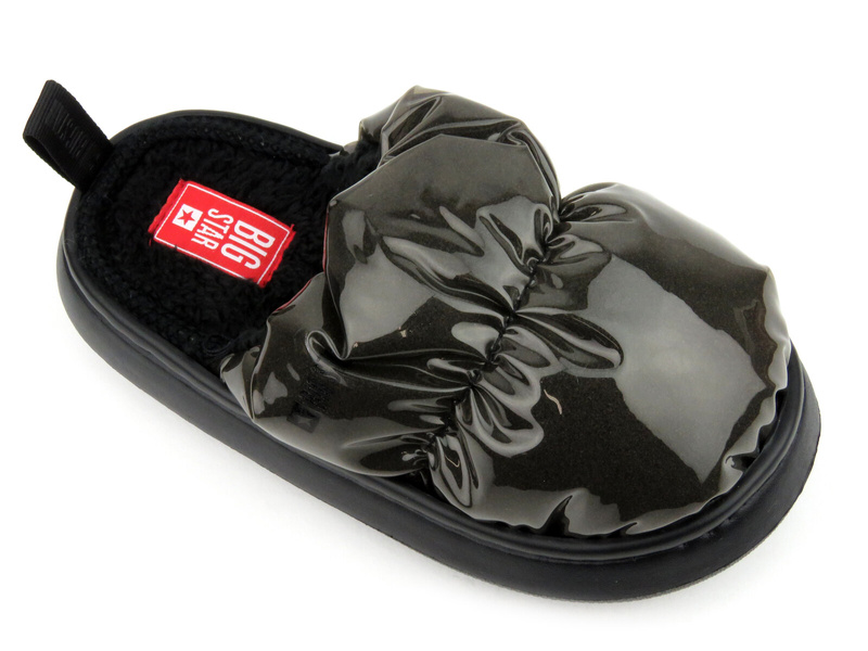 Měkké dámské pantofle se silnou podrážkou - Big Star MM274130, černé