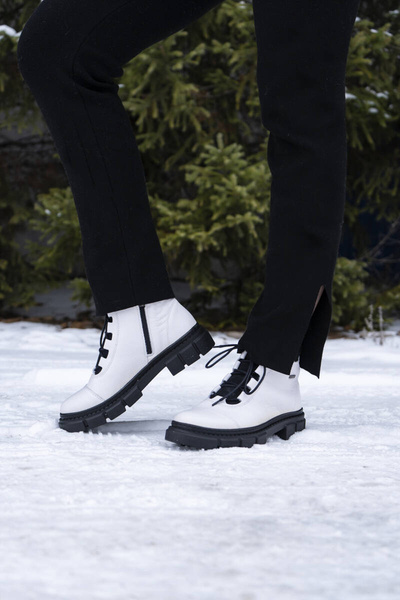 Pohodlné dámské kotníkové boty - HELIOS Komfort 556, bílá