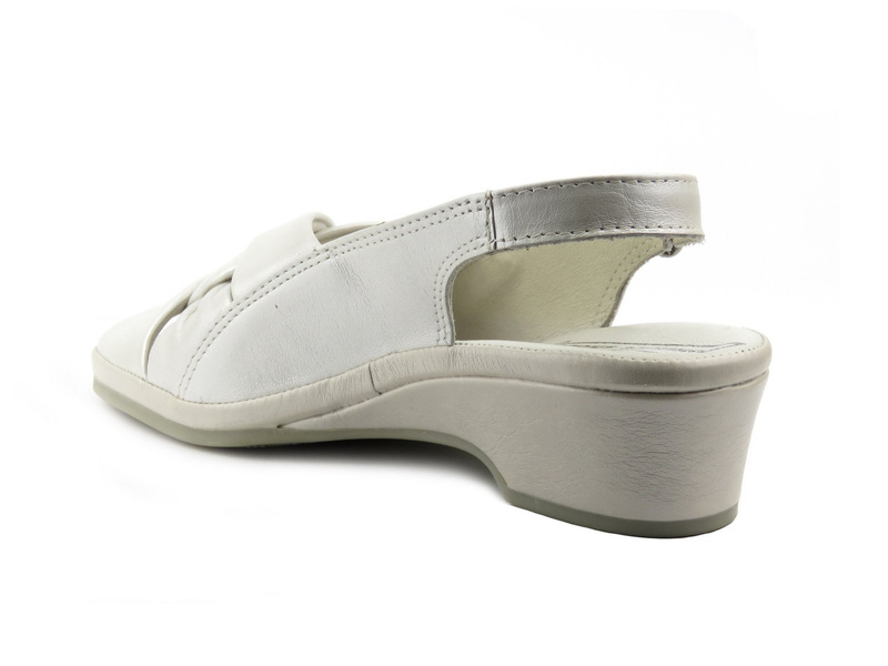 Kožené dámské sandály Comfort Shoes 4372S, stříbrné