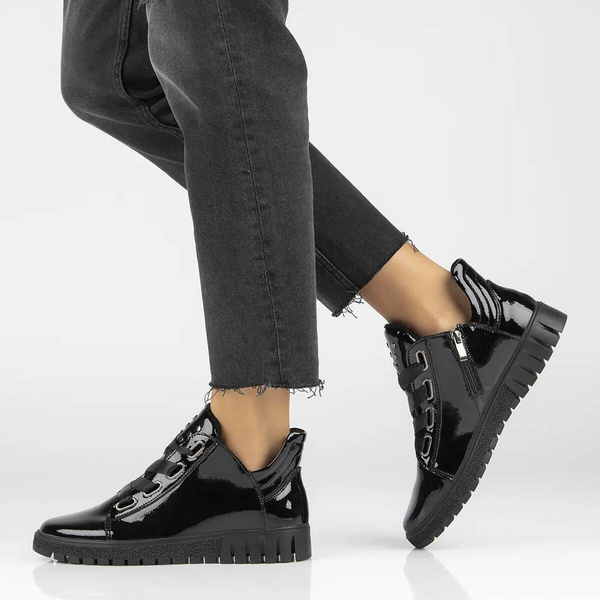 Dámské kotníkové kozačky na platformě - Filippo DBT3197/24, černá lakovaná kůže