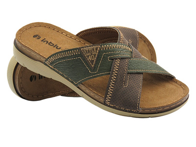 Pánské pantofle INBLU VI-11 v hnědo-zelené barvě jsou ideální volbou pro teplé dny, kombinující pohodlí, styl a ekologické materiály.