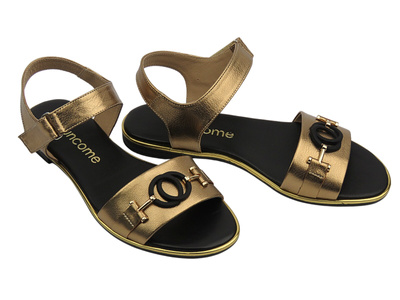 Dámské kožené sandály na ploché podrážce, zlaté, Uncome 40130