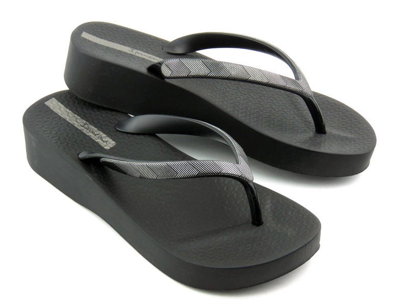 Dámské gumové žabky na klínku - IPANEMA 83175, černé