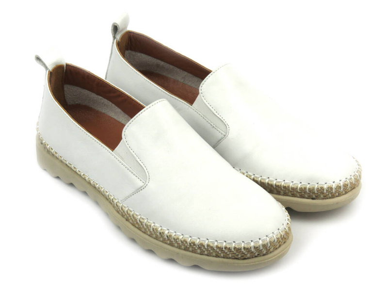 Dámské kožené polobotky - Artiker 54C0642, bílá