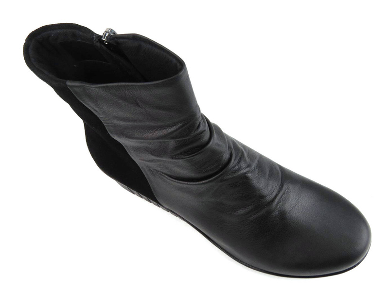 Vysoké dámské kozačky na klínku 5 cm - COMFORTABEL 960020-01 černá