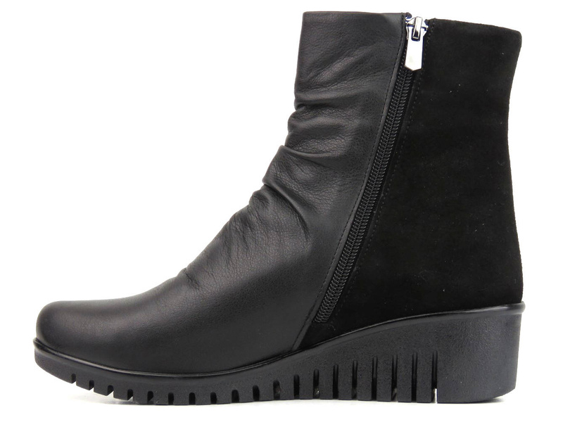 Vysoké dámské kozačky na klínku 5 cm - COMFORTABEL 960020-01 černá