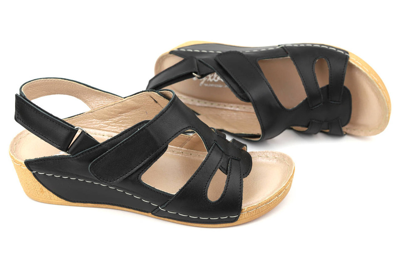 Dámské kožené sandály s měkkou stélkou - Agxbut 566, černá