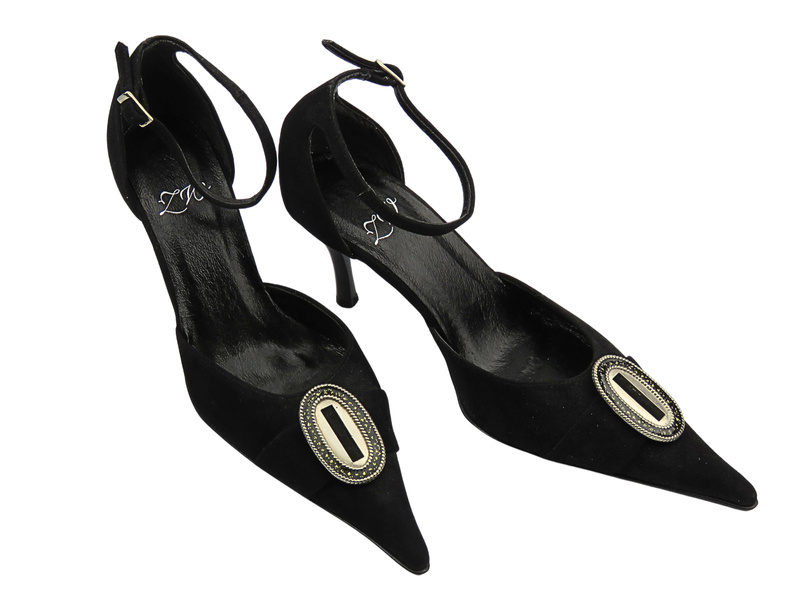Kožené lodičky na podpatku Zygmunt 358 černé s ozdobnou sponou