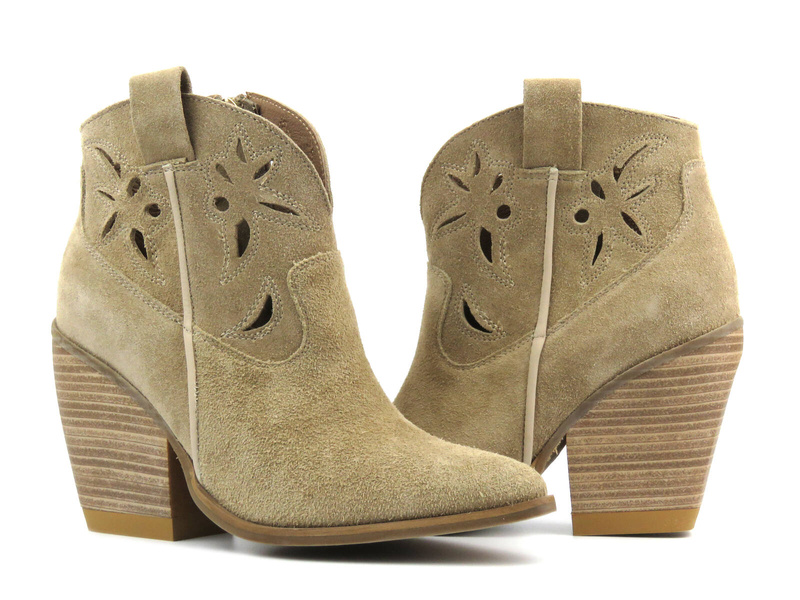 Dámské ažurové kozačky na podpatku - CARINII B9483, béžová barva