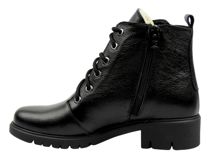 Pohodlné, kožené dámské kotníkové boty s jemným klínkem - Galant 729, černé