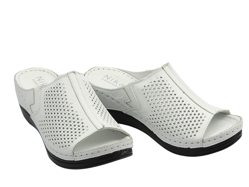 Pohodlné dámské nazouváky na klínu, bílé Nika Komfort H-157