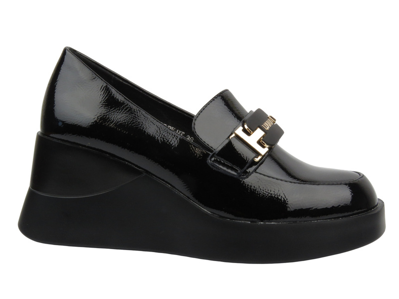 Elegantní dámské mokasíny Vinceza 58337, černé lakované