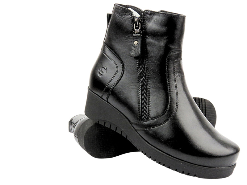 Pohodlné, kožené dámské kotníkové boty s jemným klínkem - Galant 729, černé