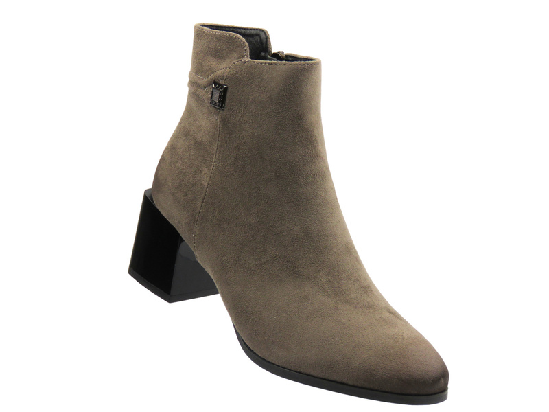 Prolamované kotníkové boty na jemném podpatku - Potocki 24-12356, černé