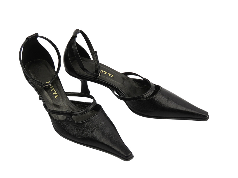 Černé lodičky na jehlovém podpatku KOTYL 205