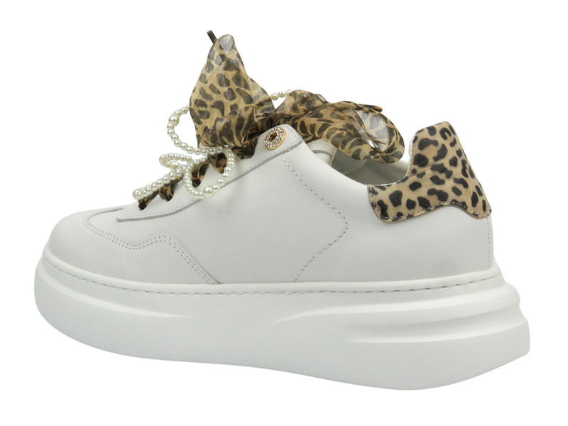 Sportovní dámské boty na platformě – CheBello 4713, bílé s panterkovým vzorem, kožené