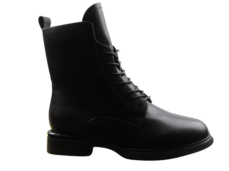 Dámské kotníkové boty z černé přírodní kůže Cambell 25-98310