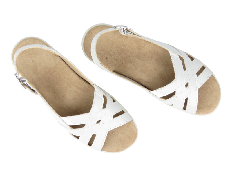 Dámské kožené pantofle s nastavitelnými pásky HELIOS Comfort 186, stříbrné